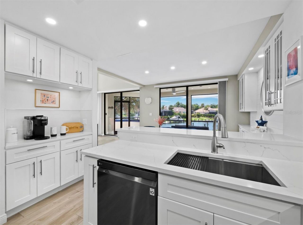 1906 Harbourside Drive, Unit 304, Longboat Key, FL 34228 Photo