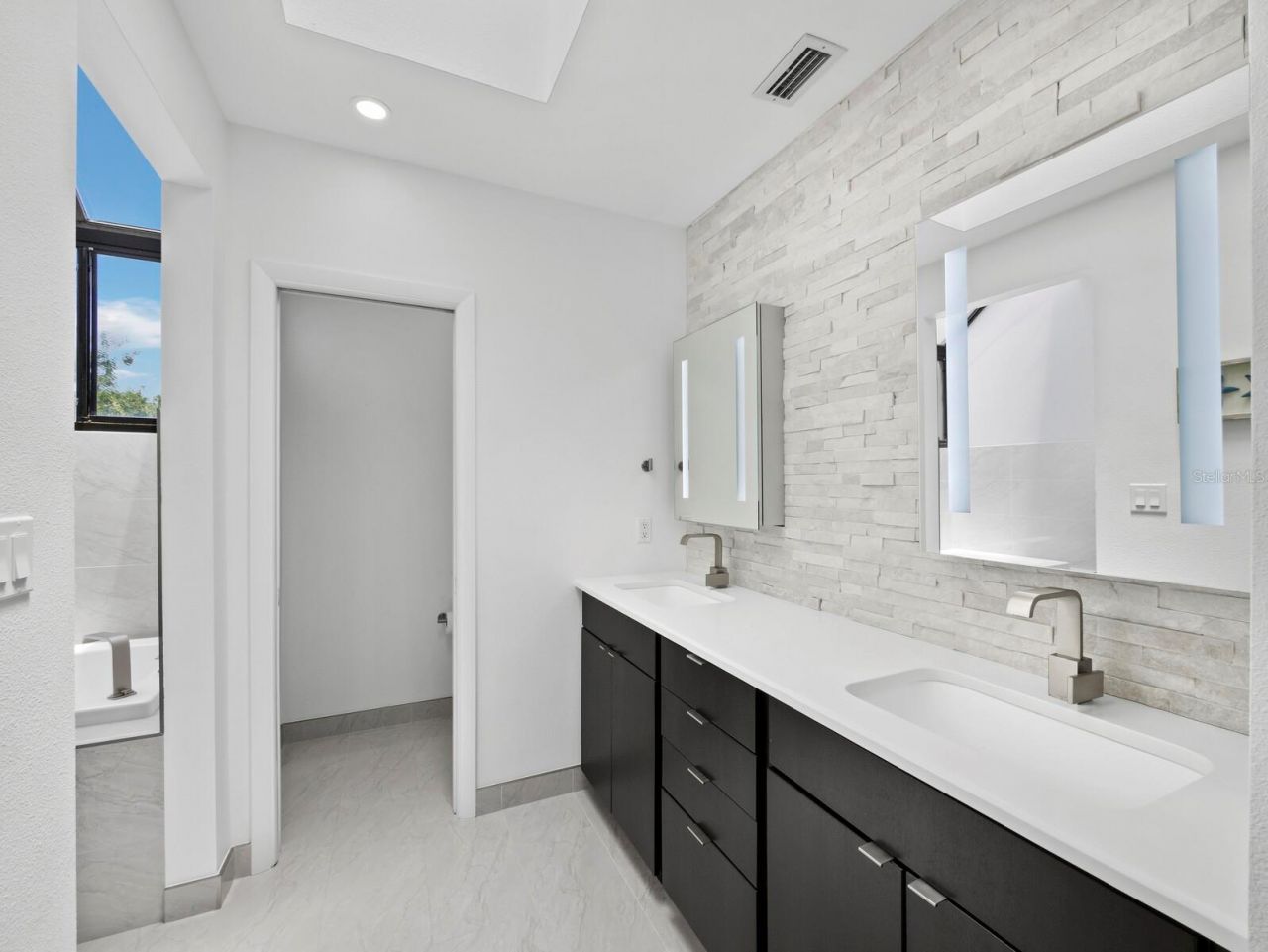1906 Harbourside Drive, Unit 304, Longboat Key, FL 34228 Photo