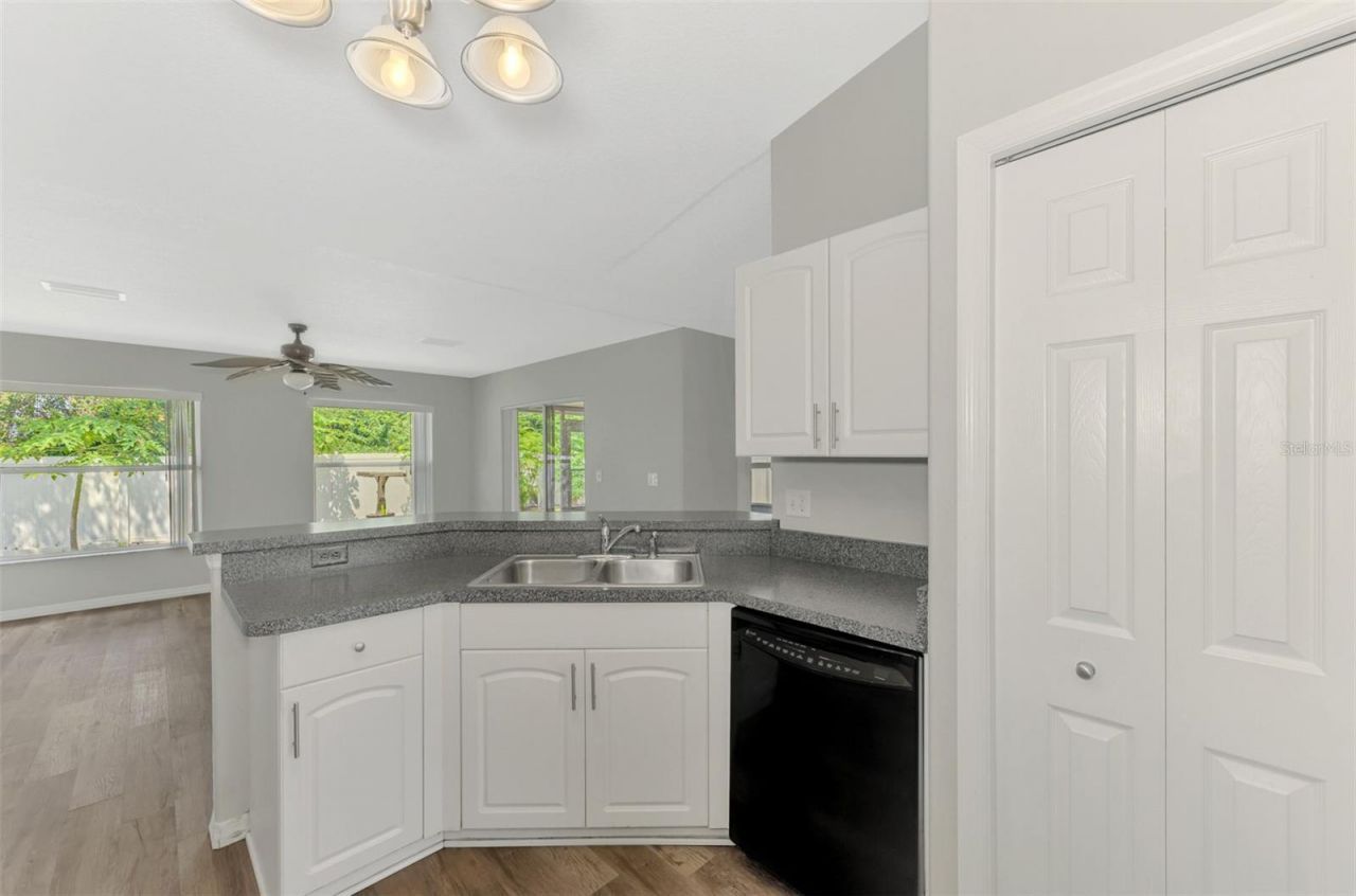 9311 27th Avenue E, Palmetto, FL 34221 Photo