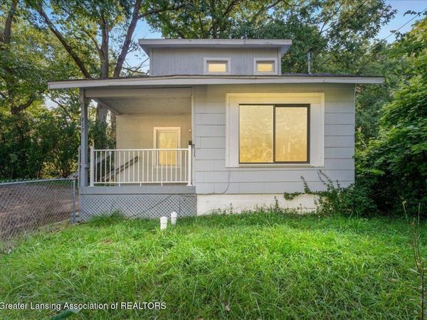 717 Leslie Street, Lansing, MI 48912