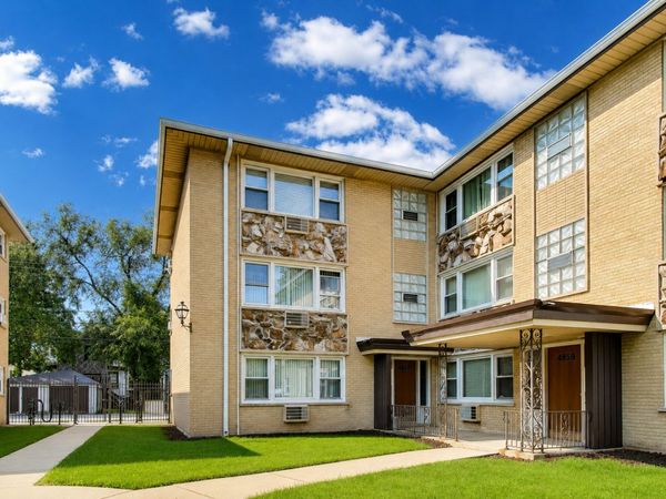 4857 W Byron Street , Unit 103W, Chicago, IL 60641