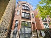 2833 W Lyndale Street, Chicago, IL 60647 primary photo