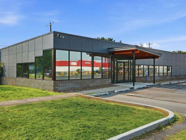 2607 N Division St, Spokane, WA 99207