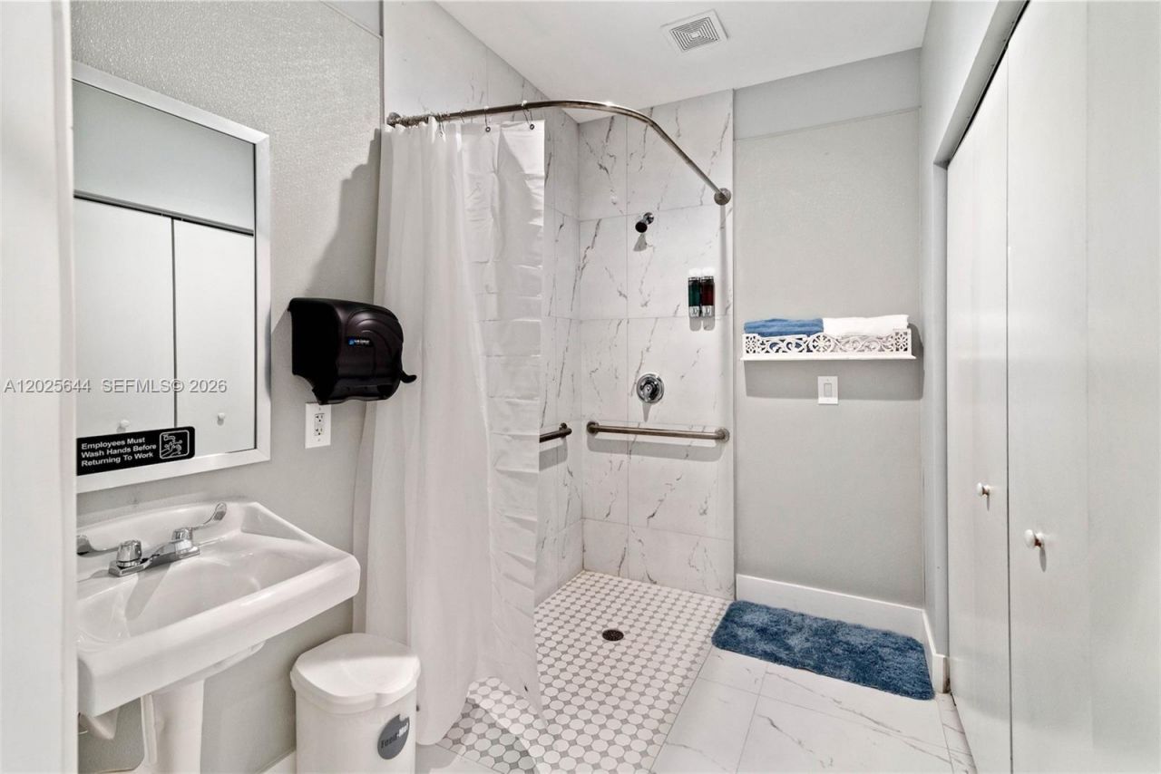 11601 Red Rd , Miramar, FL 33025 Photo