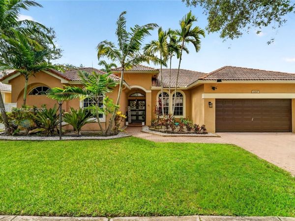 12617 NW 23rd St , Pembroke Pines, FL 33028