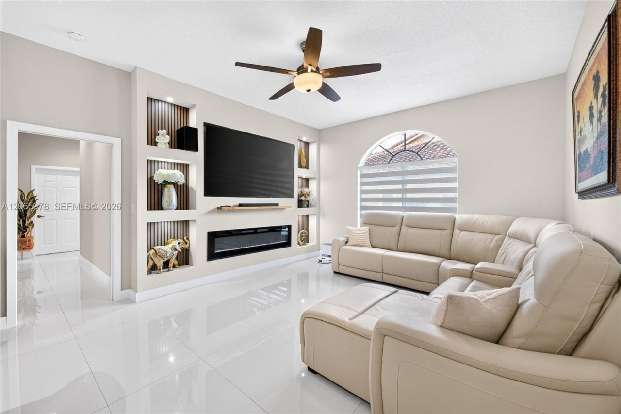 12617 NW 23rd St, Pembroke Pines, FL 33028 Photo