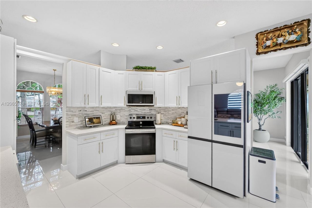 12617 NW 23rd St, Pembroke Pines, FL 33028 Photo