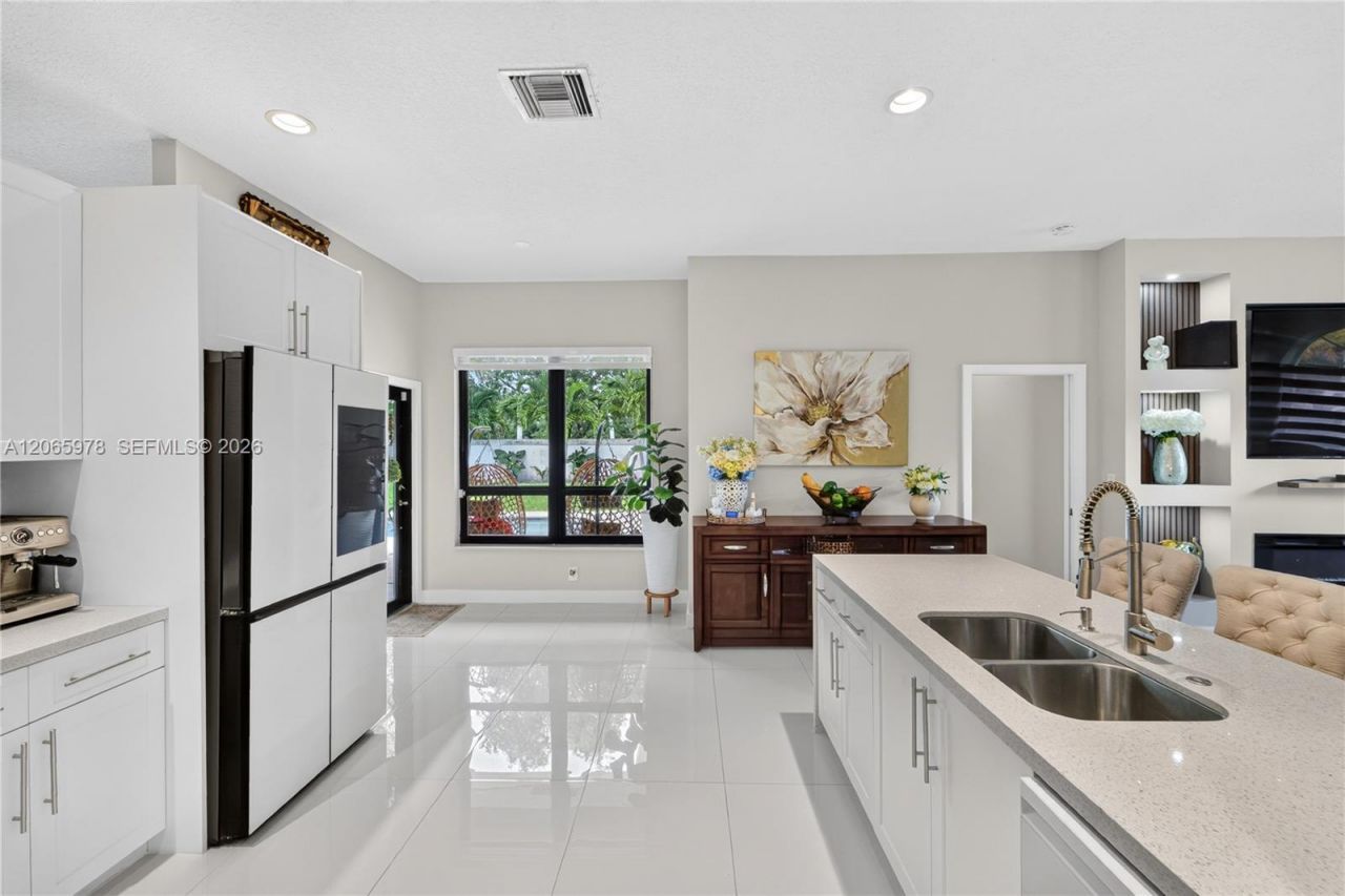 12617 NW 23rd St, Pembroke Pines, FL 33028 Photo