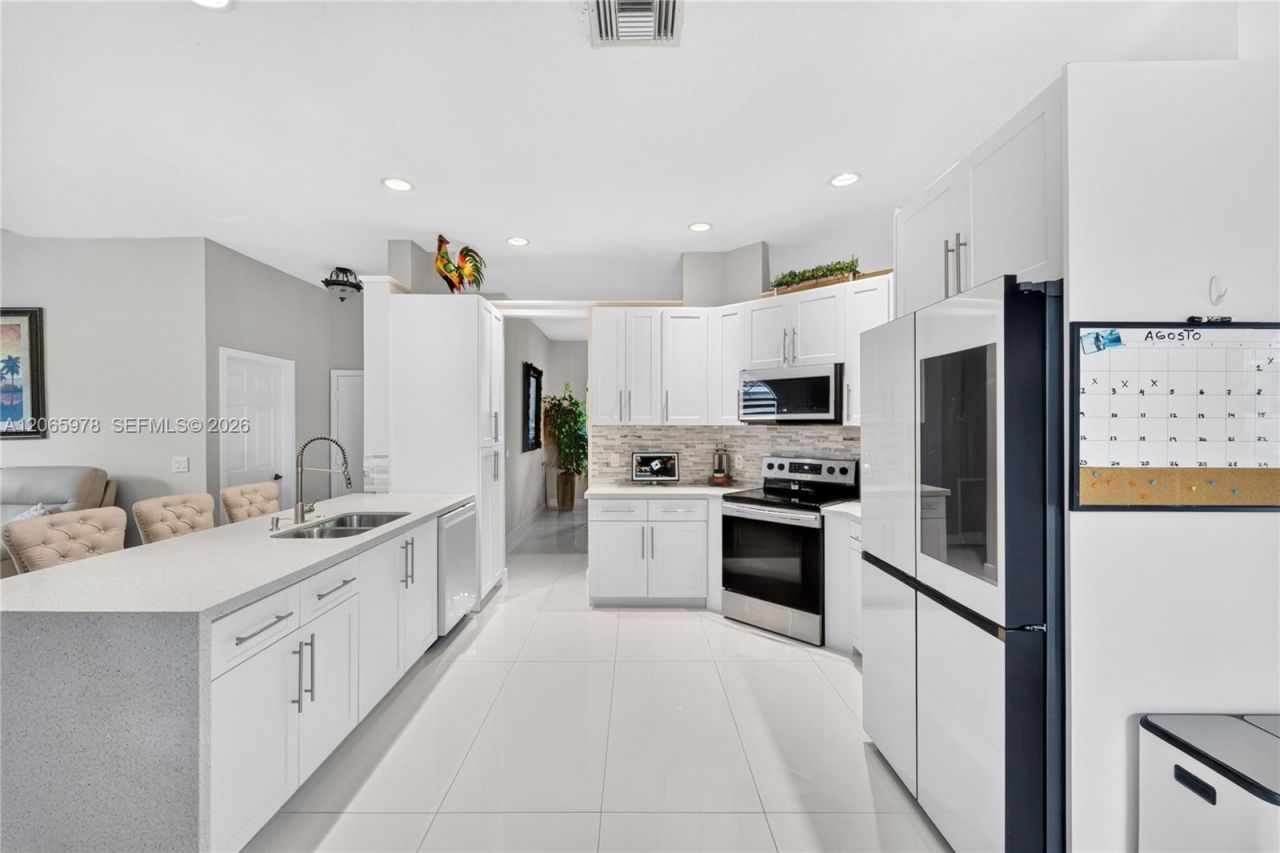 12617 NW 23rd St, Pembroke Pines, FL 33028 Photo