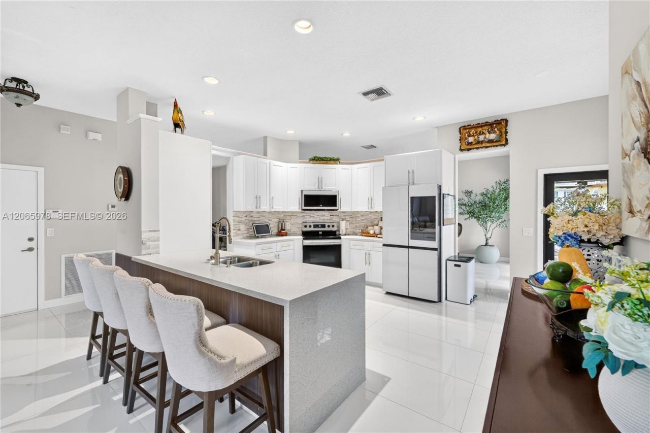 12617 NW 23rd St, Pembroke Pines, FL 33028 Photo