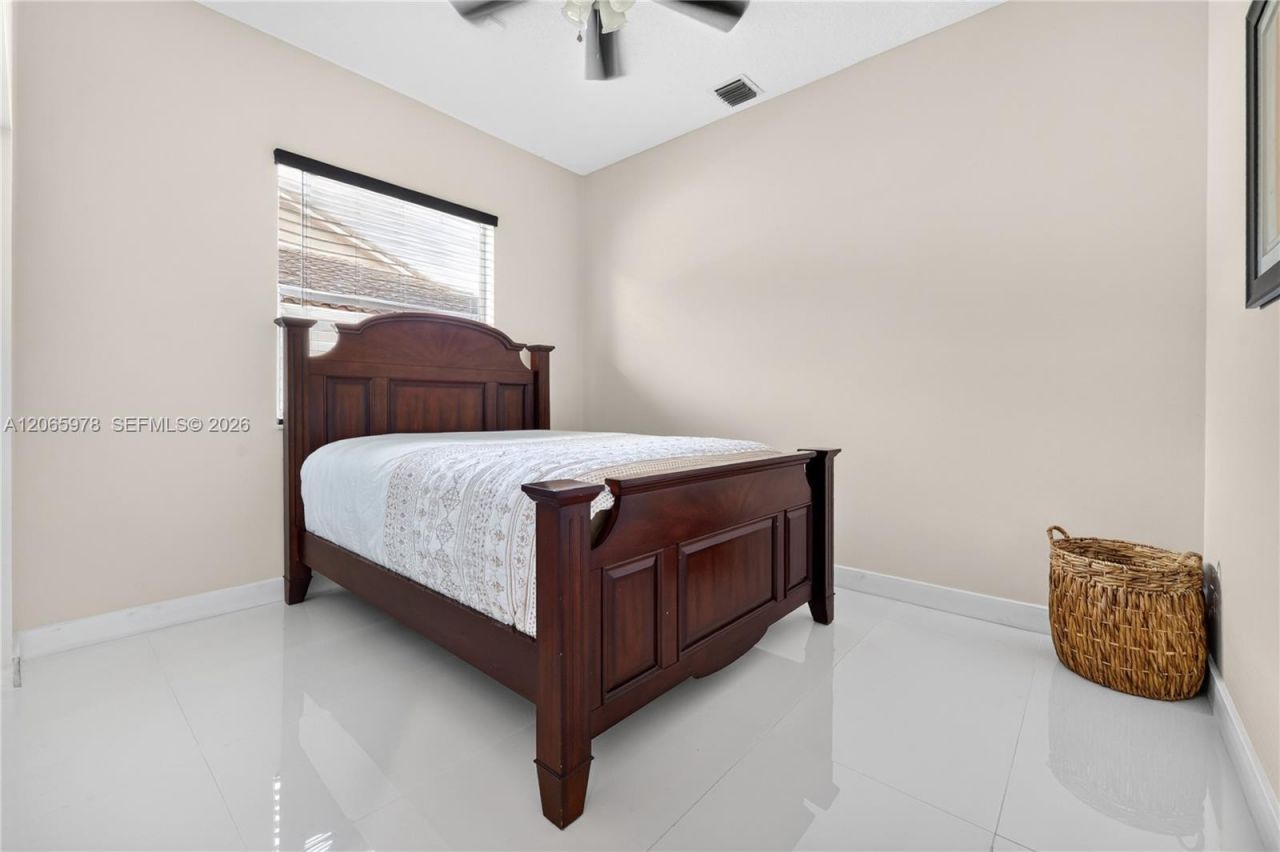 12617 NW 23rd St, Pembroke Pines, FL 33028 Photo