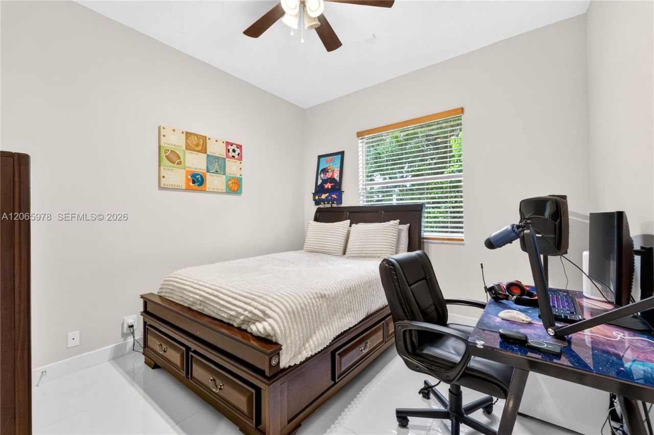 12617 NW 23rd St, Pembroke Pines, FL 33028 Photo