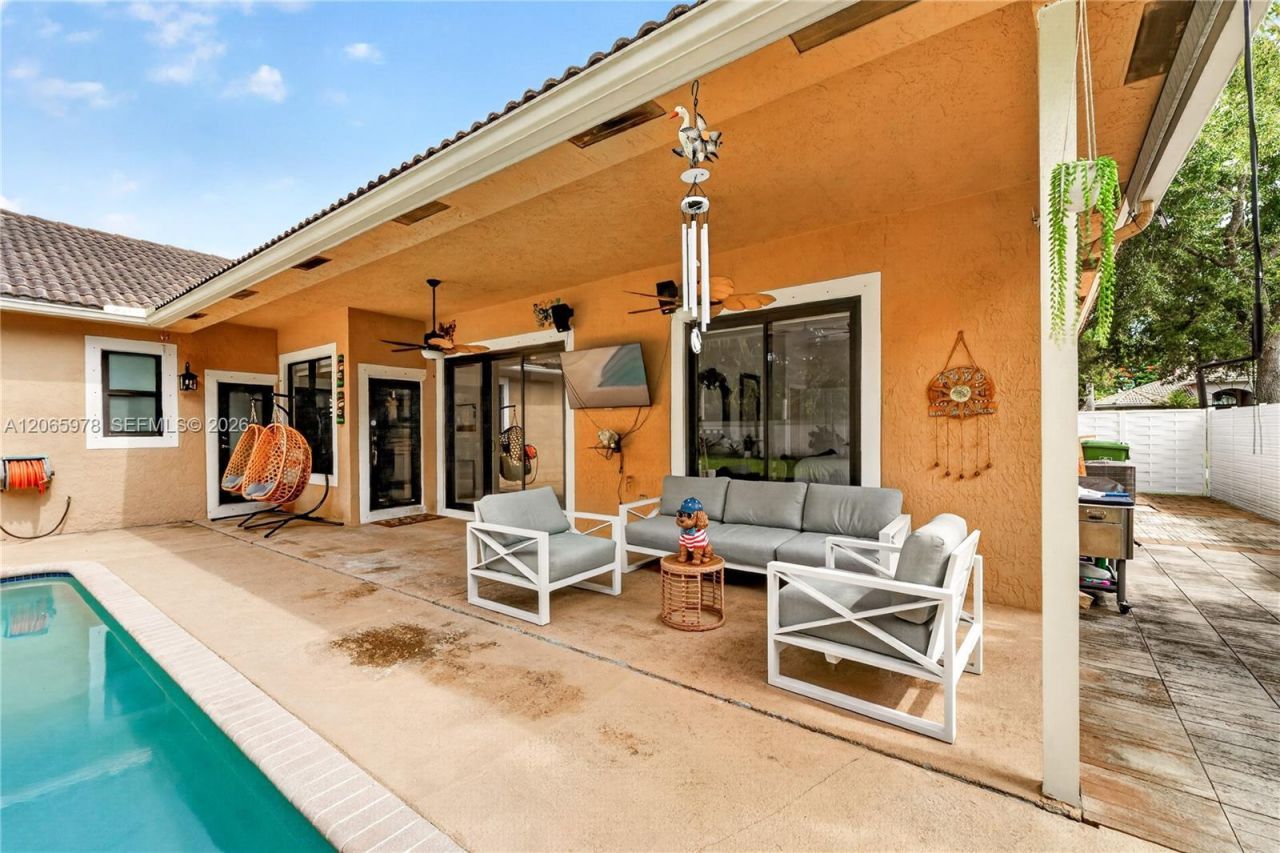12617 NW 23rd St, Pembroke Pines, FL 33028 Photo