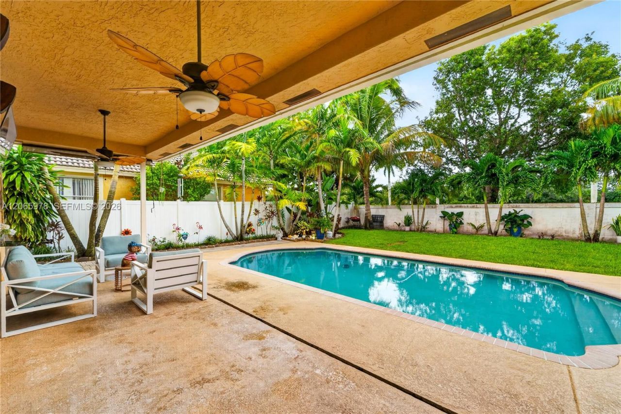 12617 NW 23rd St, Pembroke Pines, FL 33028 Photo