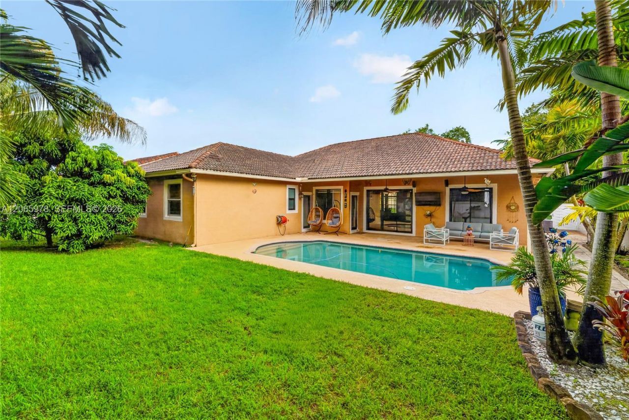12617 NW 23rd St, Pembroke Pines, FL 33028 Photo