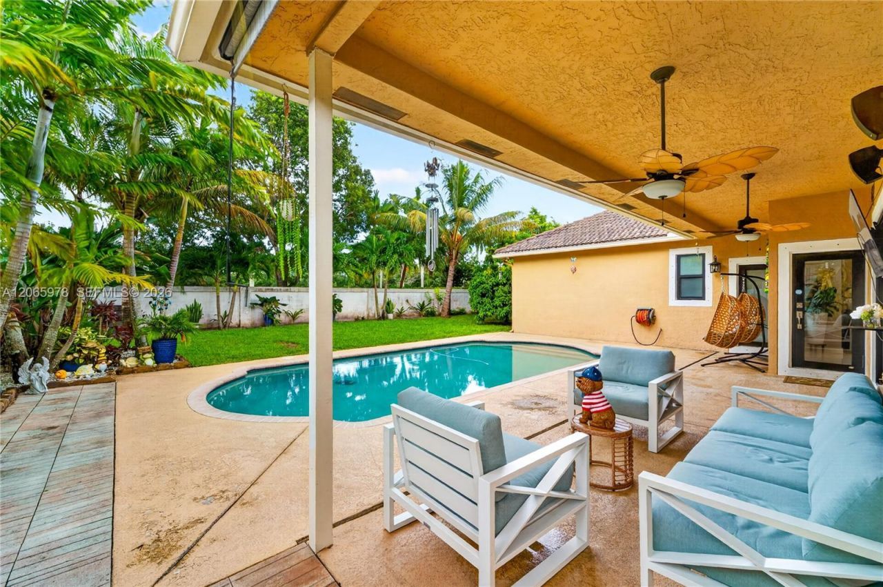 12617 NW 23rd St, Pembroke Pines, FL 33028 Photo