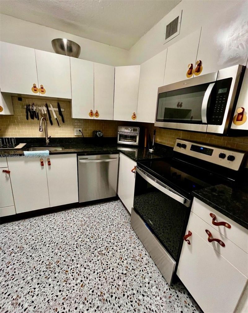 900 Bay Dr, Unit 207, Miami Beach, FL 33141 Photo