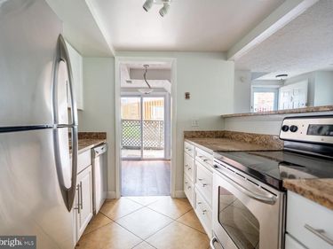 9570 HAGEL CIRCLE, Unit D, LORTON, VA 22079