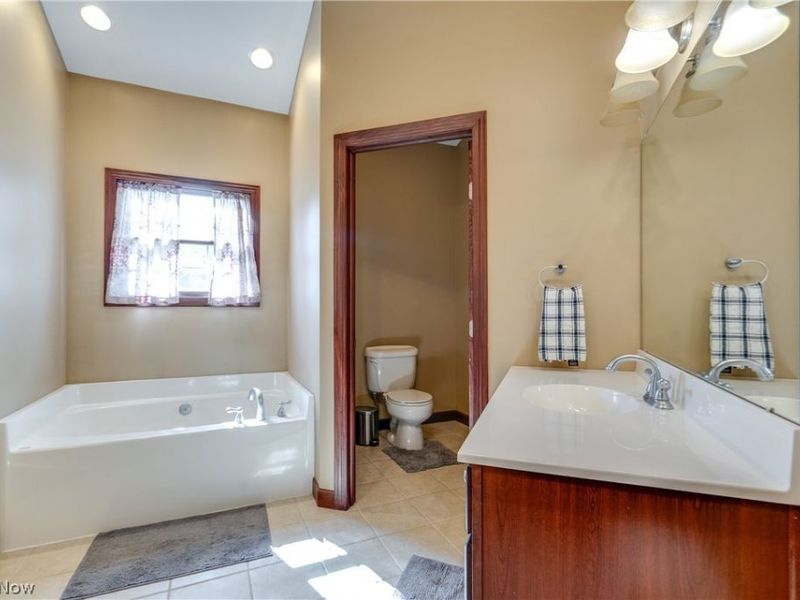 8493 Deacon Avenue NW, North Canton, OH 44720 Photo 24