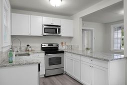 2601 S Allen Drive photo 4