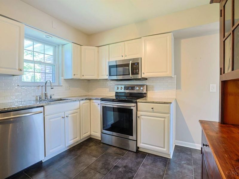 7833 Spirea Drive, Sycamore Township, OH 45236 Photo 13