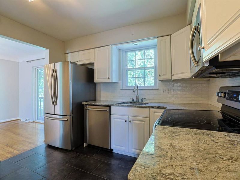 7833 Spirea Drive, Sycamore Township, OH 45236 Photo 14