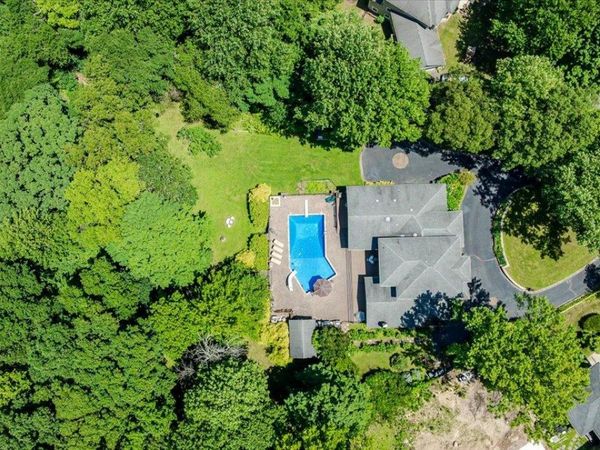 5 Jacquelyn Court , Dix Hills, NY 11746