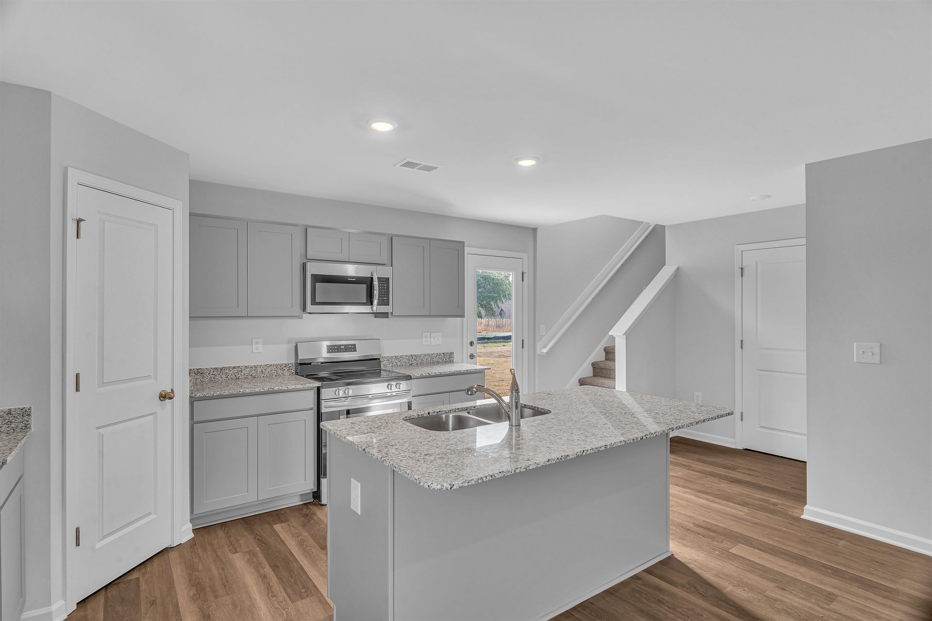 947 Caswell Dr. Photo 11