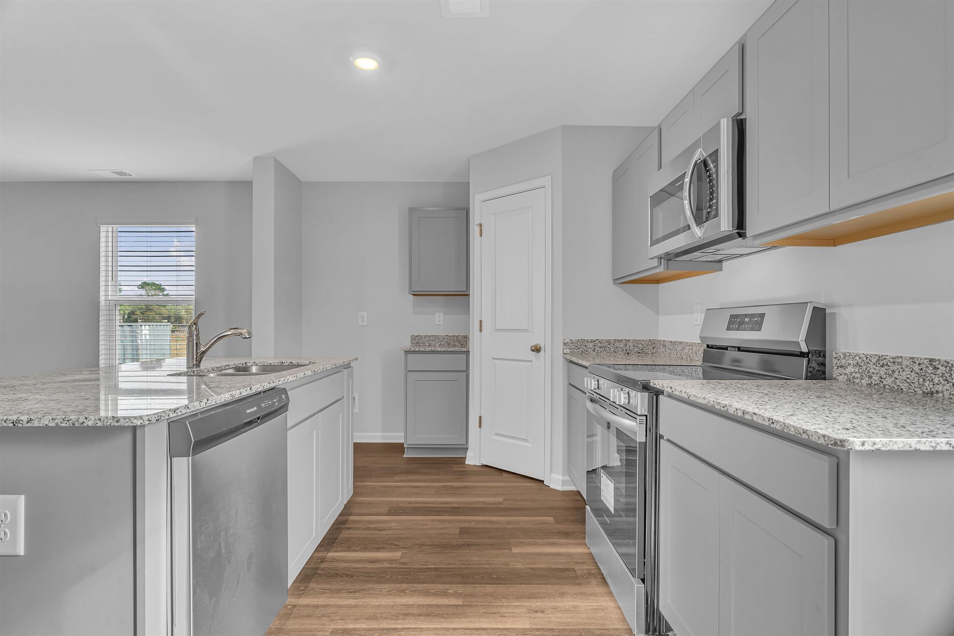 947 Caswell Dr. Photo 12