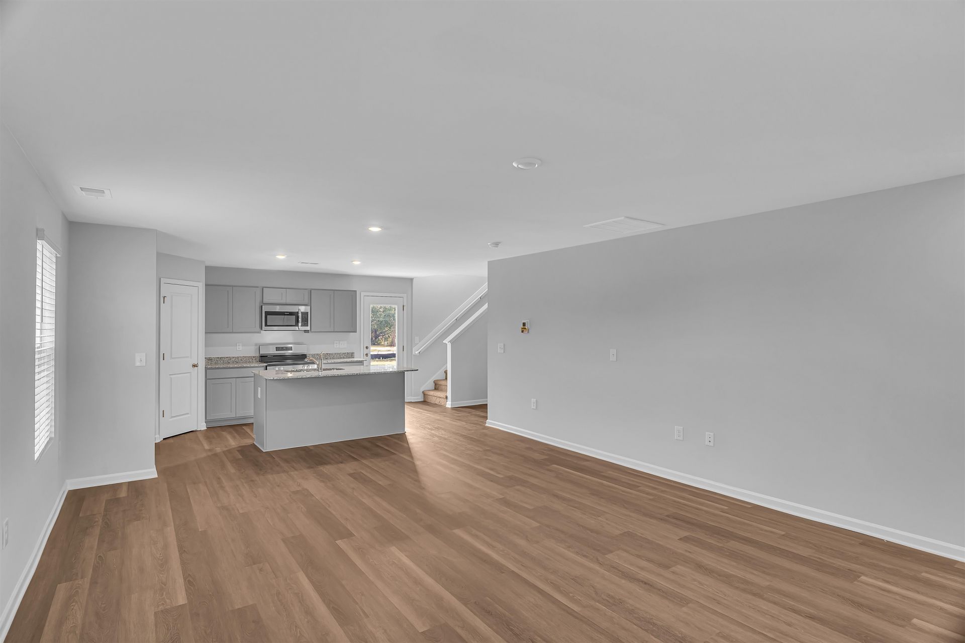 947 Caswell Dr. Photo 7