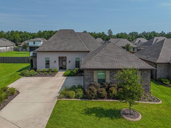 97 Campfire Cove, Freeport, FL 32439