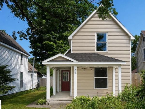 851 Eighth Street E, Traverse City, MI 49686