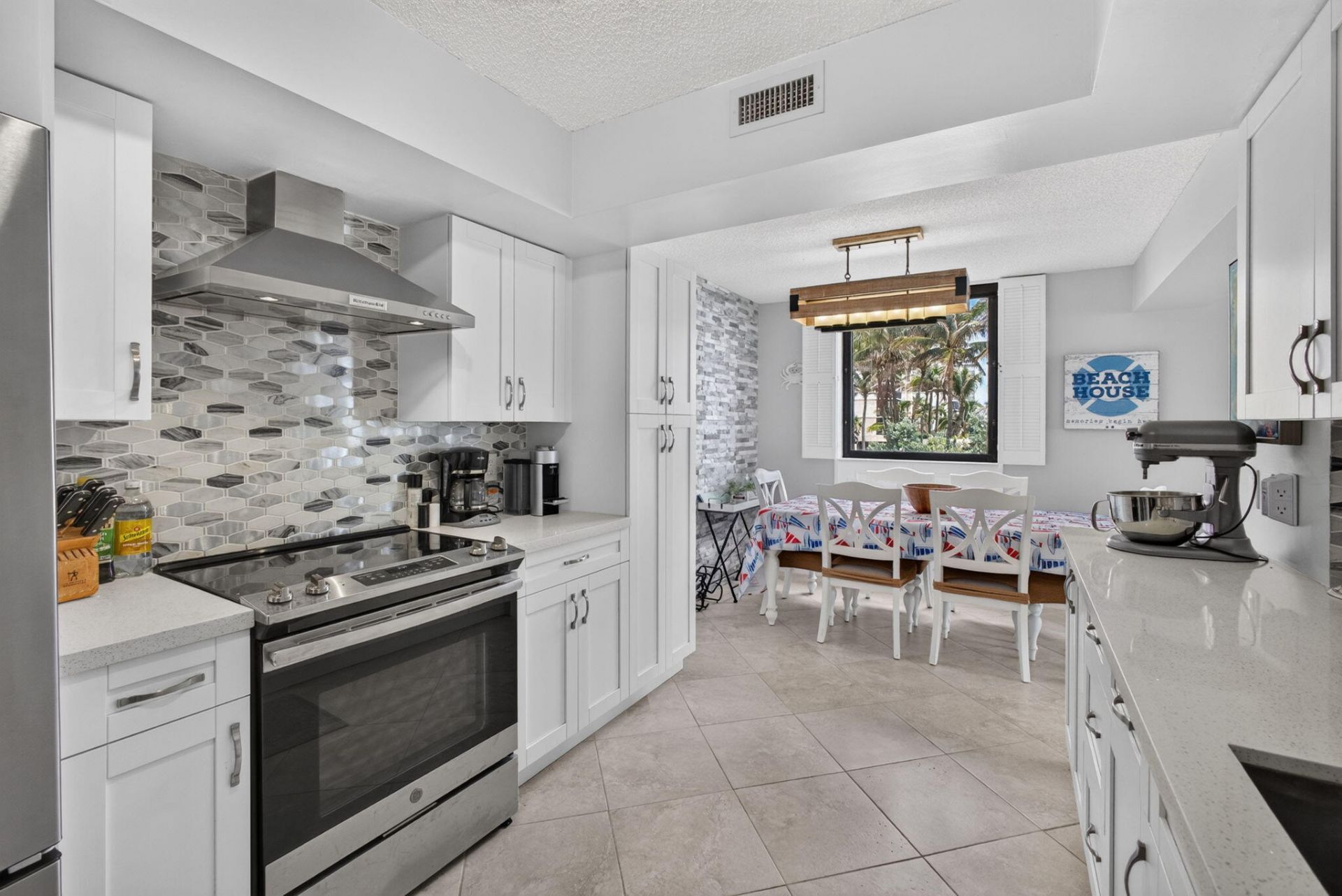 5380 N Ocean Drive, Unit 2e, Riviera Beach, FL 33404 Photo
