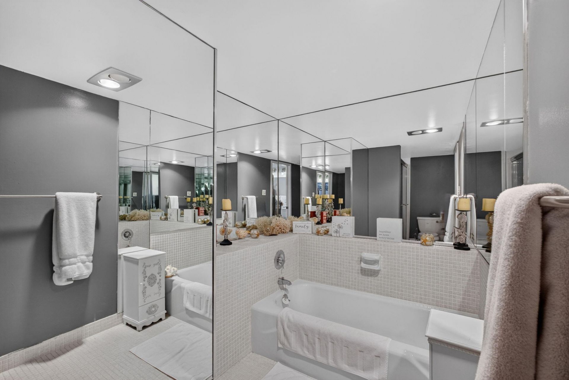 5380 N Ocean Drive, Unit 2e, Riviera Beach, FL 33404 Photo