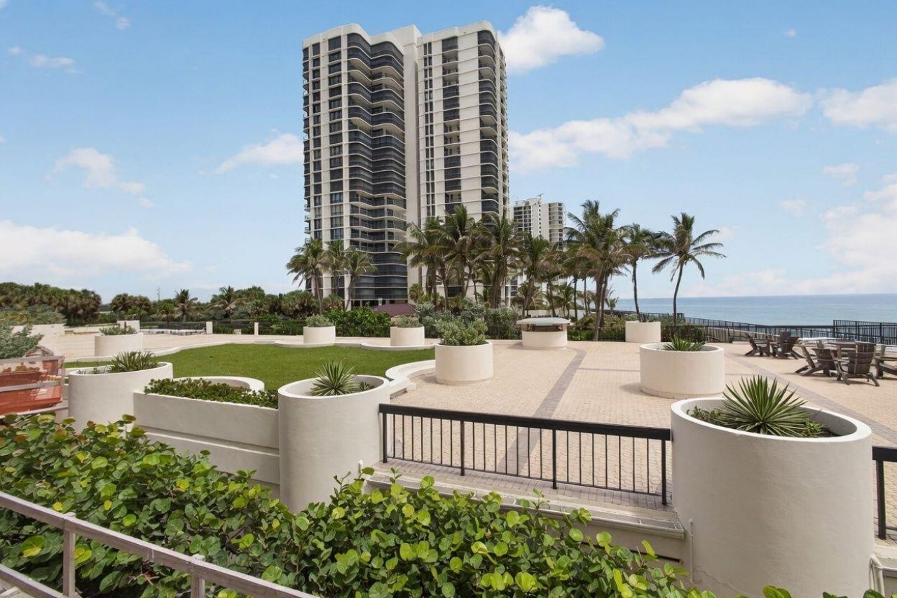 5380 N Ocean Drive, Unit 2e, Riviera Beach, FL 33404 Photo