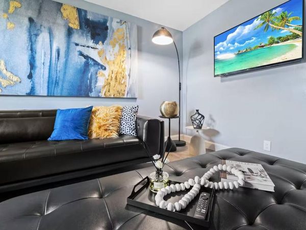 2015 NW 37th Terrace NW, Unit 403, Lauderdale Lakes, FL 33311