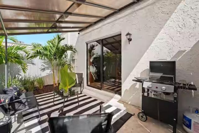 2015 NW 37th Terrace Nw, Unit 403, Lauderdale Lakes, FL 33311 Photo