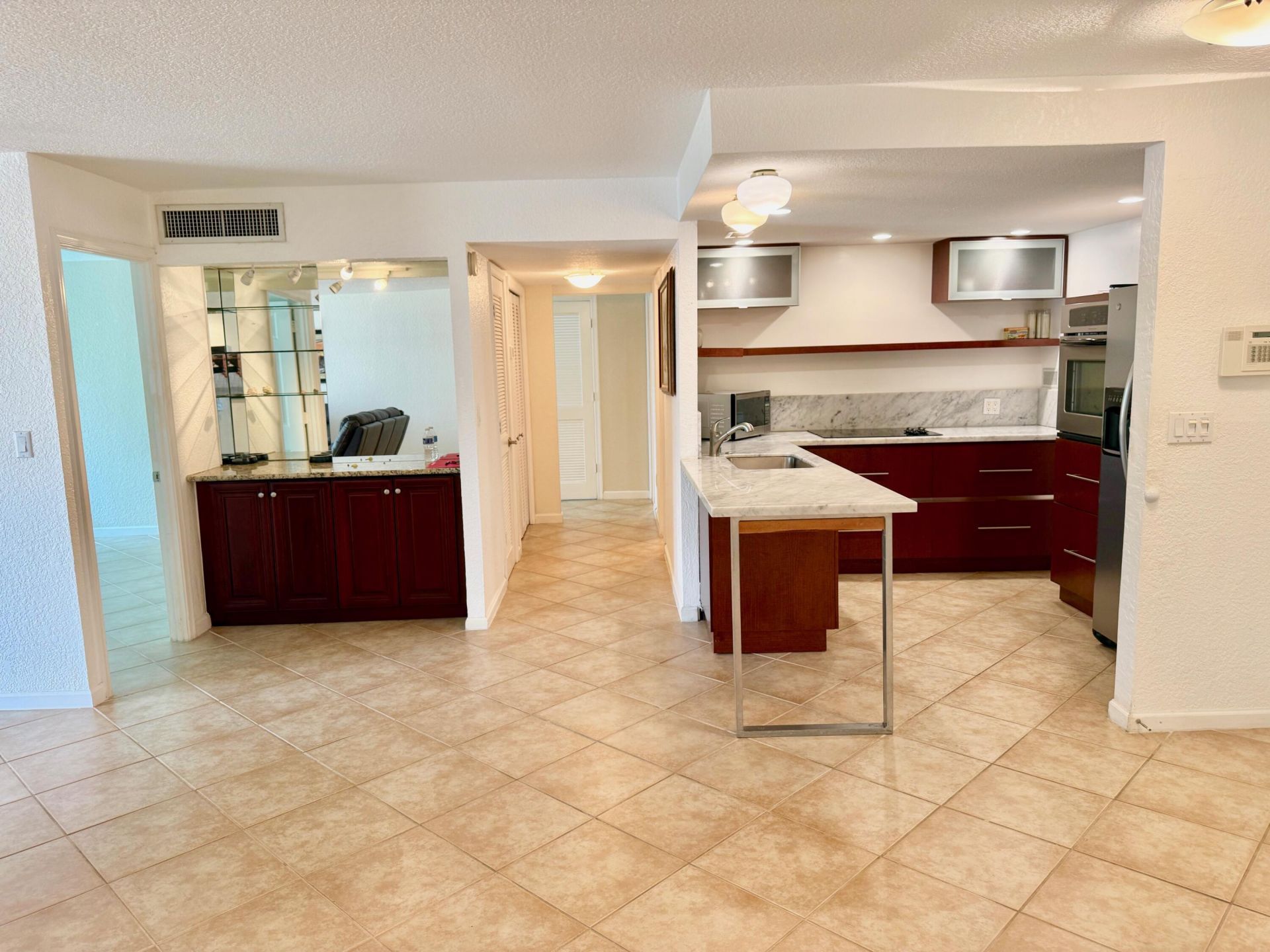 1000 Spanish River Road, Unit 1B, Boca Raton, FL 33432 Photo