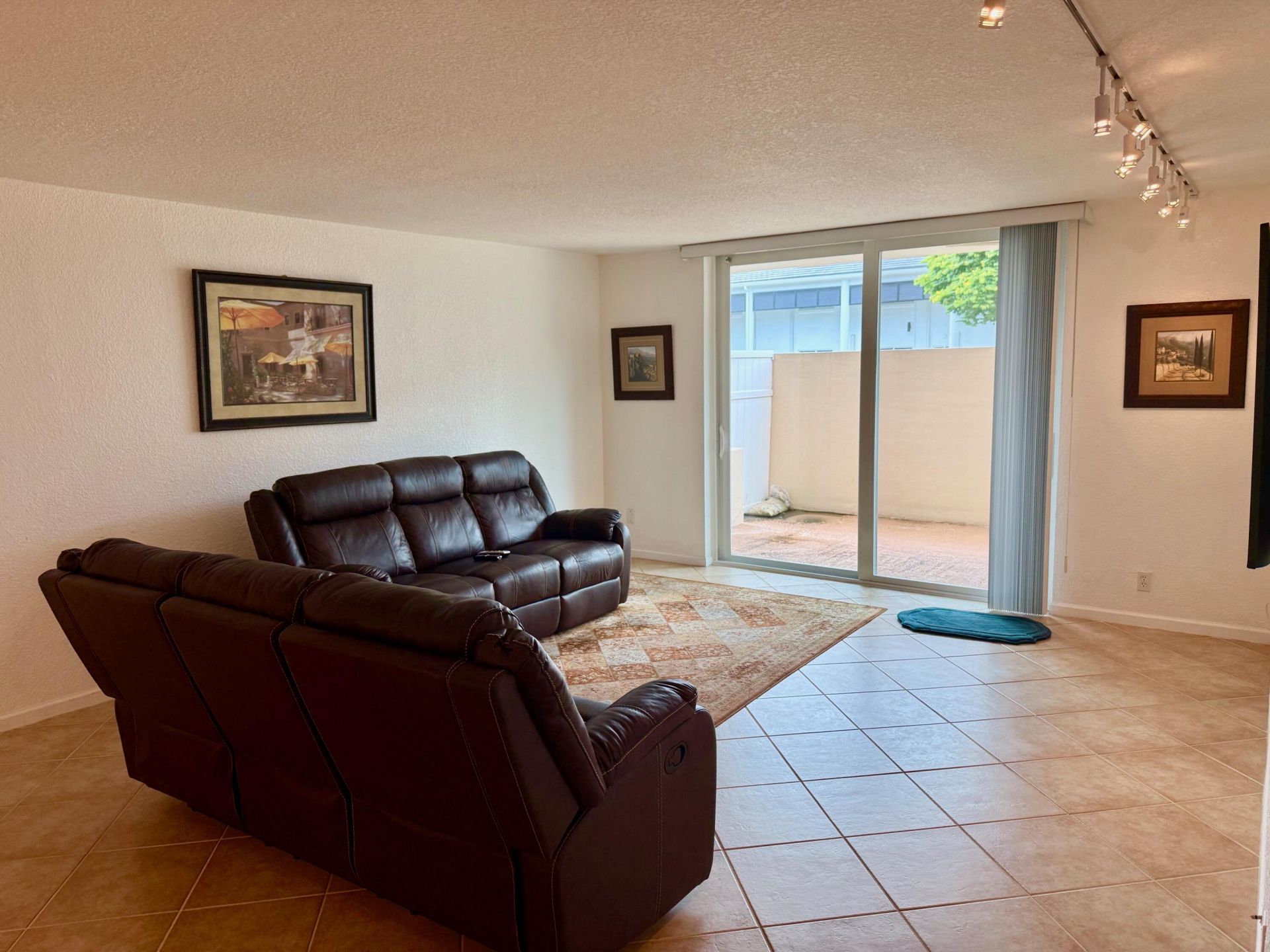 1000 Spanish River Road, Unit 1B, Boca Raton, FL 33432 Photo