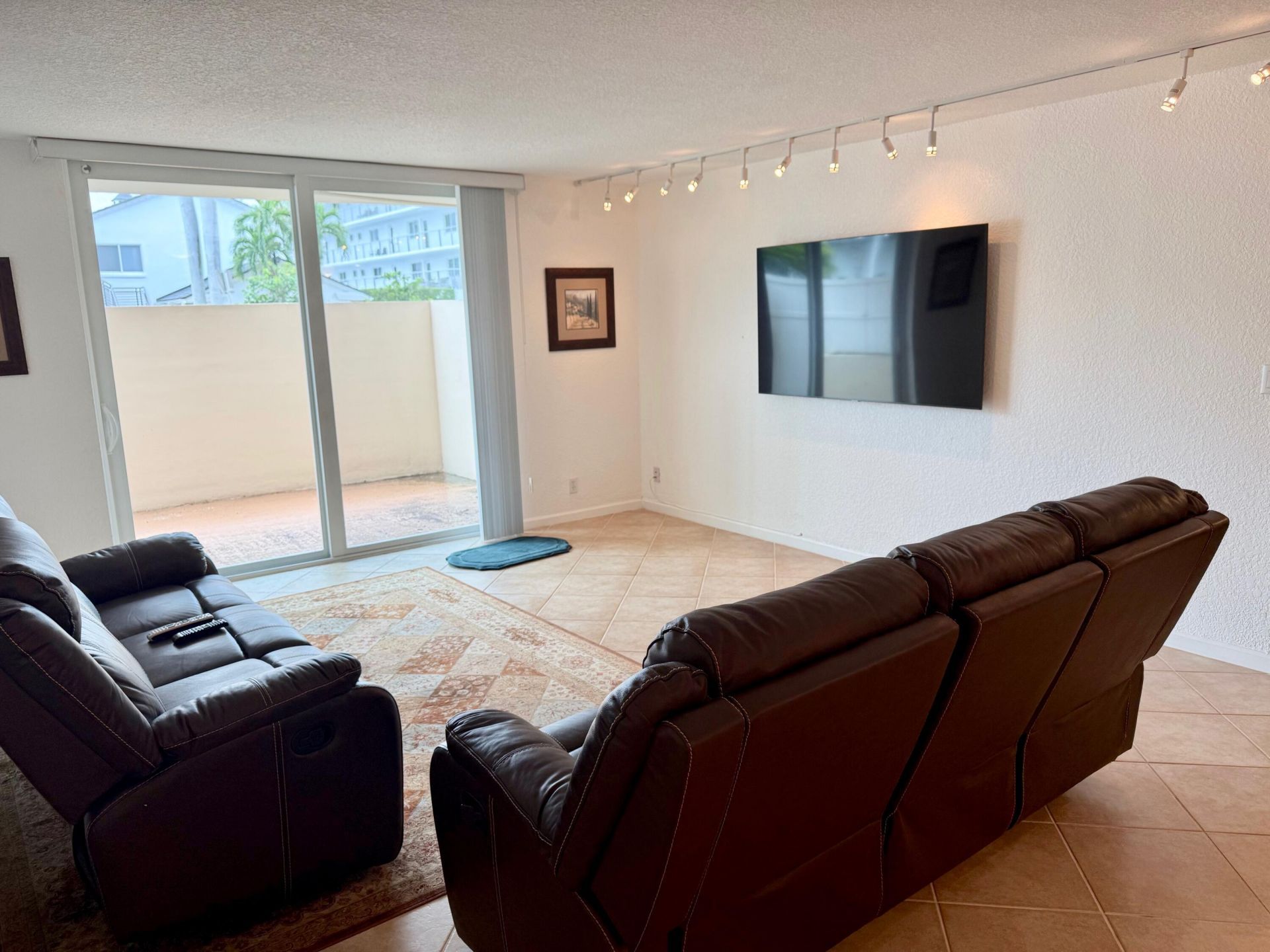 1000 Spanish River Road, Unit 1B, Boca Raton, FL 33432 Photo