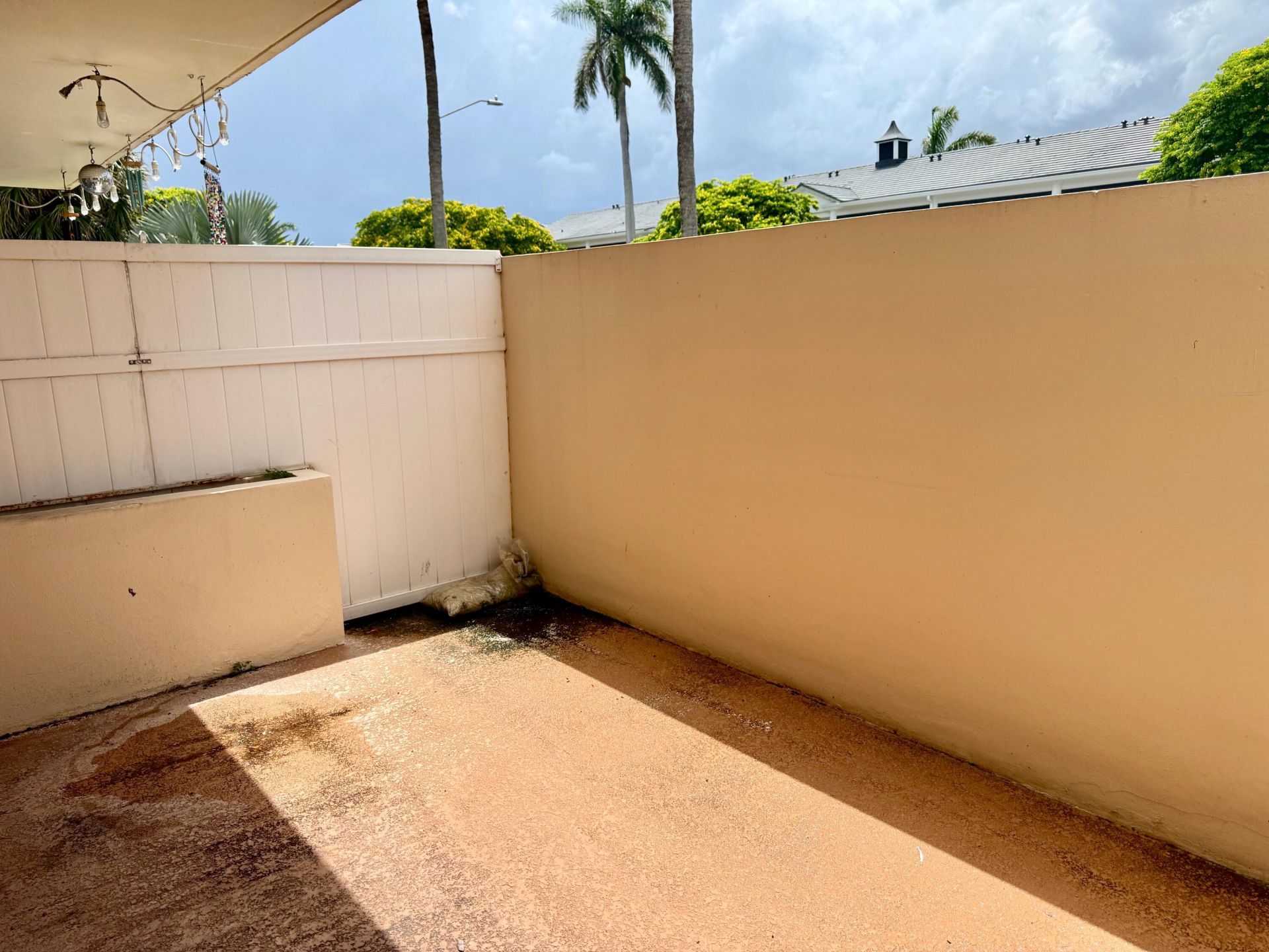 1000 Spanish River Road, Unit 1B, Boca Raton, FL 33432 Photo