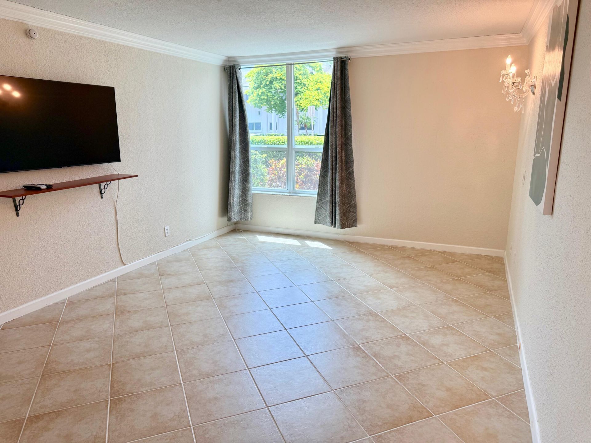 1000 Spanish River Road, Unit 1B, Boca Raton, FL 33432 Photo