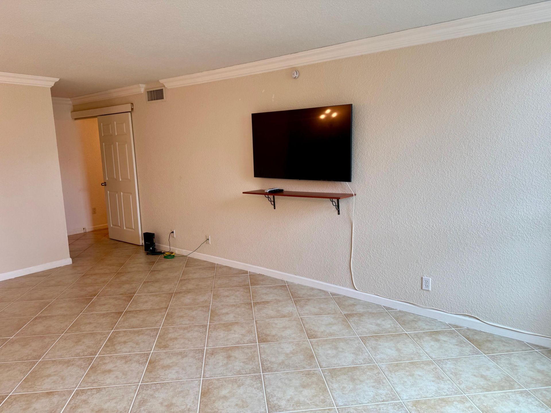 1000 Spanish River Road, Unit 1B, Boca Raton, FL 33432 Photo