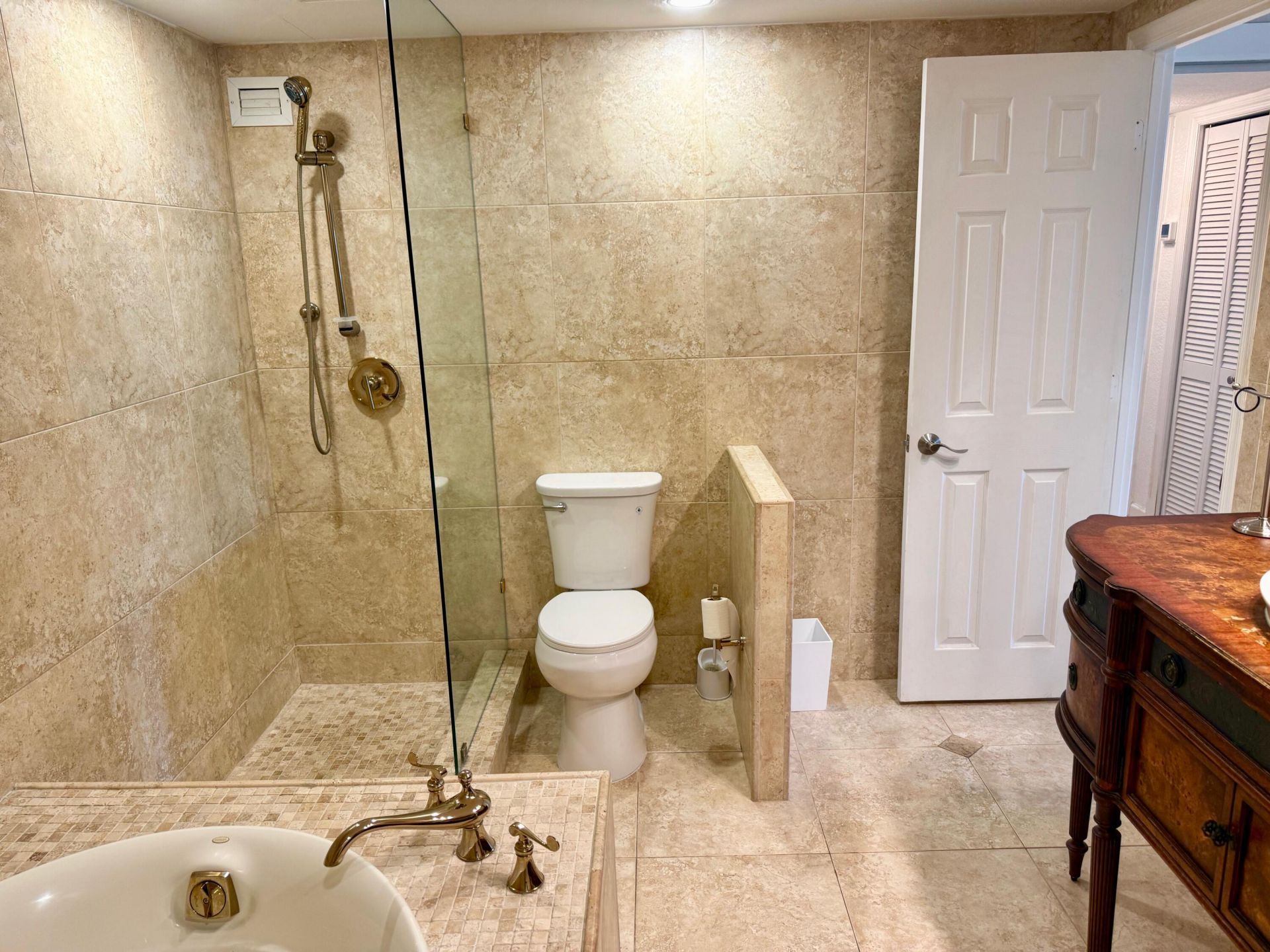 1000 Spanish River Road, Unit 1B, Boca Raton, FL 33432 Photo