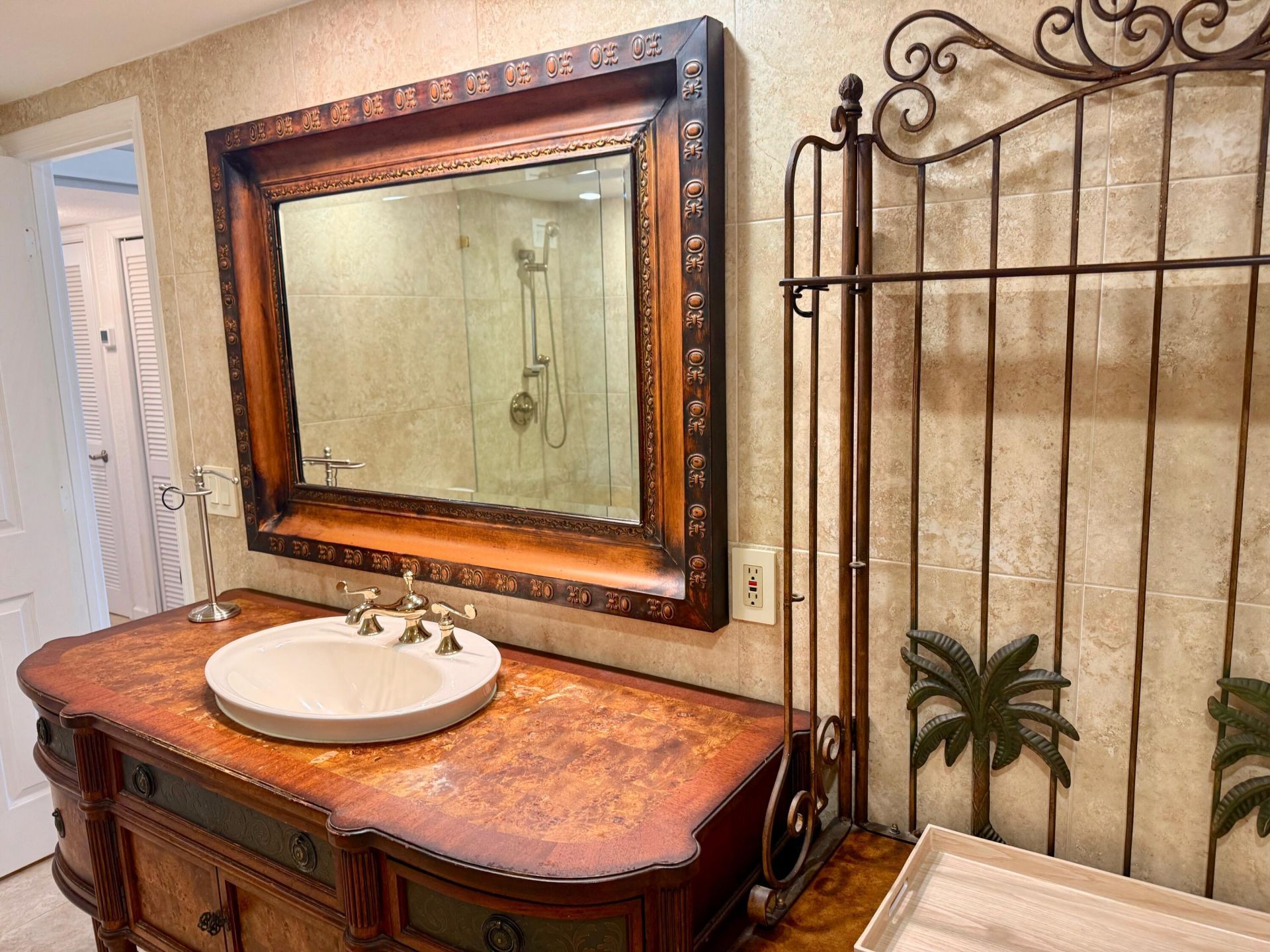 1000 Spanish River Road, Unit 1B, Boca Raton, FL 33432 Photo