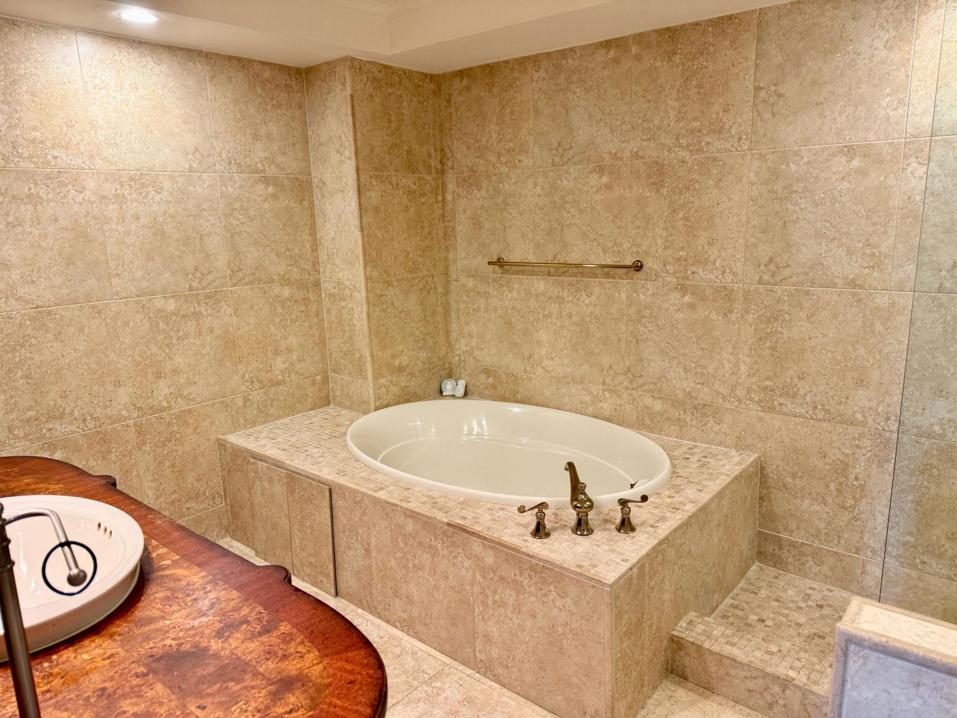 1000 Spanish River Road, Unit 1B, Boca Raton, FL 33432 Photo