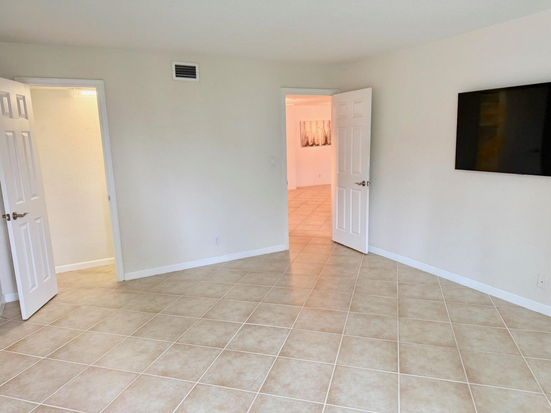 1000 Spanish River Road, Unit 1B, Boca Raton, FL 33432 Photo