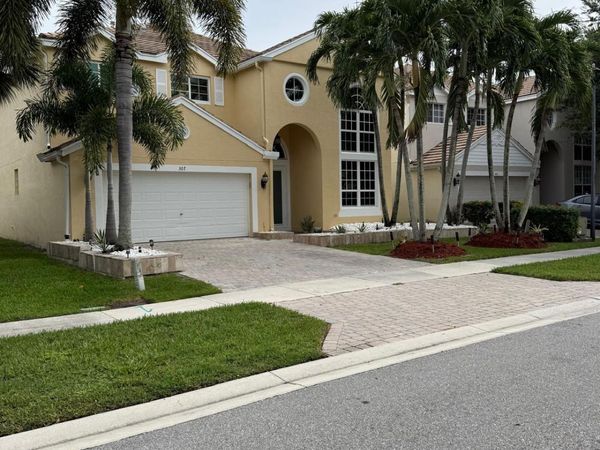 307 BERENGER Walk, Royal Palm Beach, FL 33414