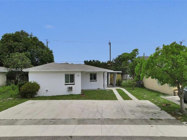 2343 NW 28th St, Unit 1, Oakland Park, FL 33311