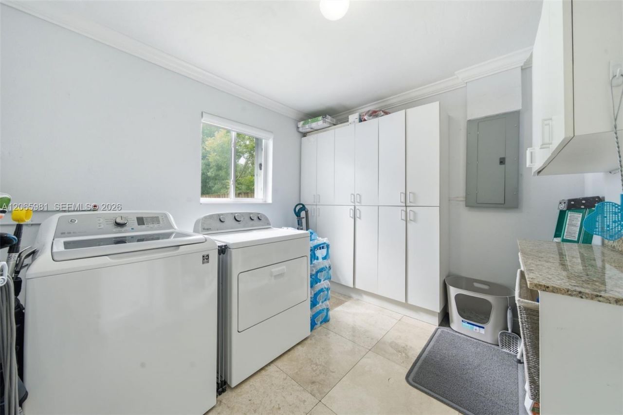 6414 SW 7th St, Pembroke Pines, FL 33023 Photo